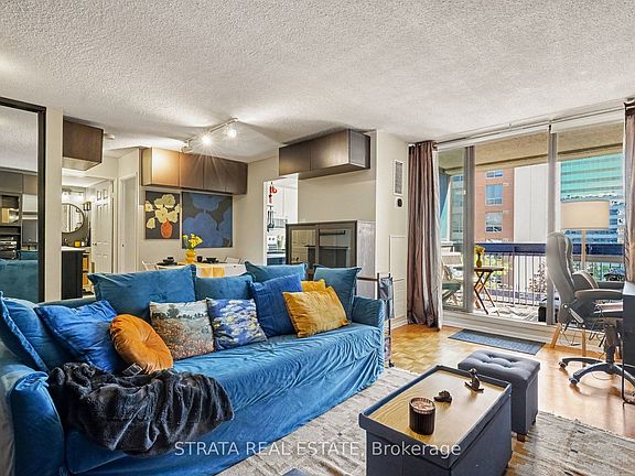 4th image of 105 McCaul St #607