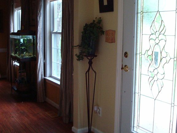 Entry Way/ Foyer