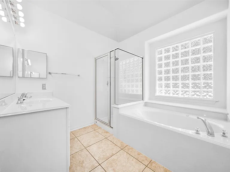 11 Griffin Hill Ct — Photo 15
