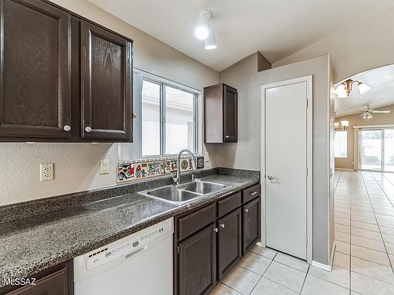 5th image of 8140 N Wheatfield Dr