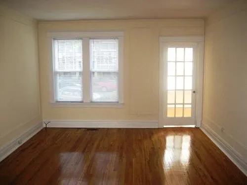 6337 N. Rosebury - Updated 4-Bedroom, 1-Bath Apartment in Clayton's Demun Neighbrohood at Demun -... — Photo 2
