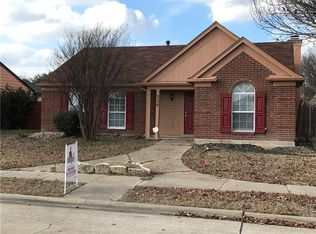 320 Pool Dr, Cedar Hill, TX 75104