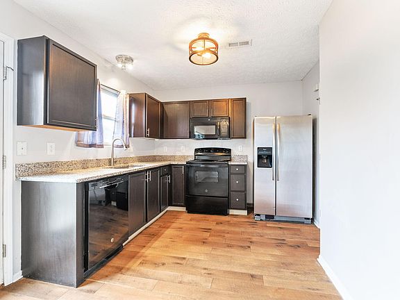 4th image of 4087 Shannon Green Dr #94