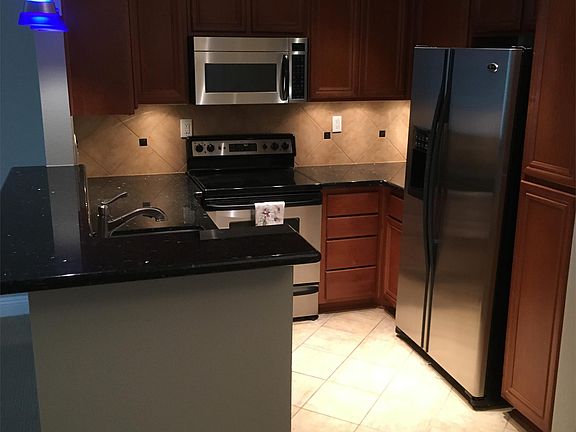 2nd image of 2050 Camino De La Reina #114-1