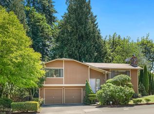 17023 NE 42nd St, Redmond, WA 98052