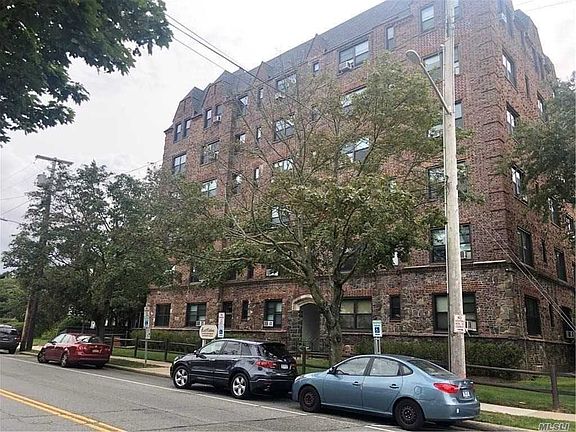 4th image of 141 Woodmere Blvd APT 3A