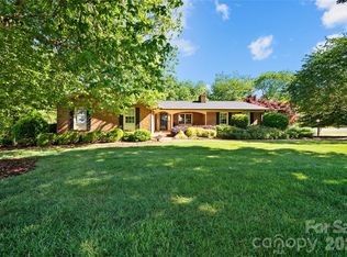 27211 Hedge Rd, Albemarle, NC 28001