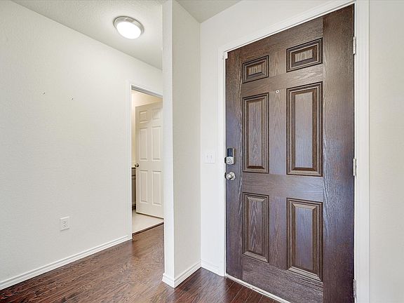 5th image of 1633 Vernon Dr