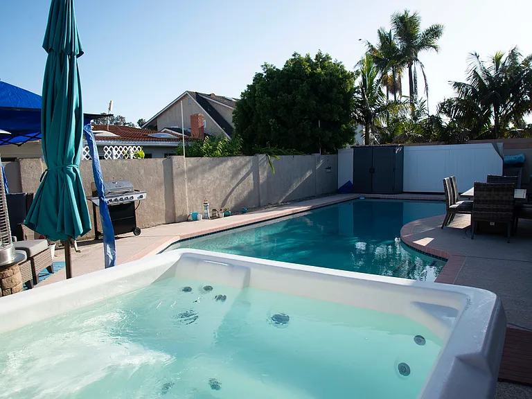8342 Castilian Dr — Photo 2