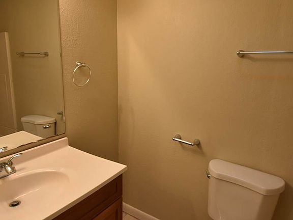 2nd image of 1304 Viburnum Ln #3