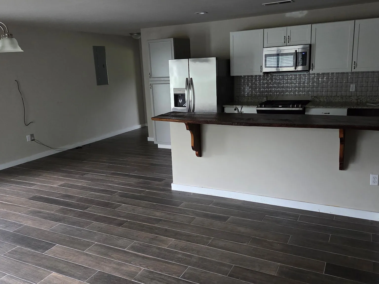 3 bed, $1,750 — Photo 2