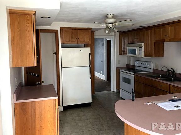 3rd image of 219 W South St
