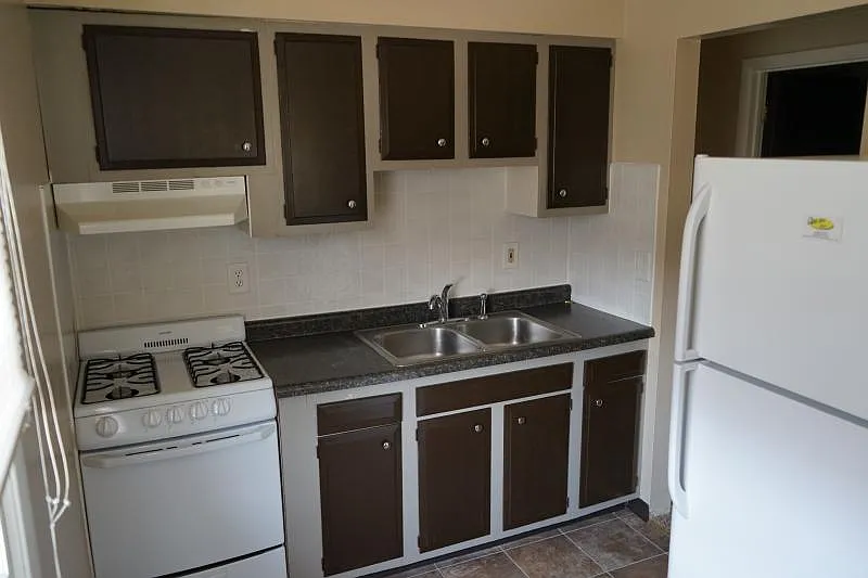 1 bed, $855 — Photo 3