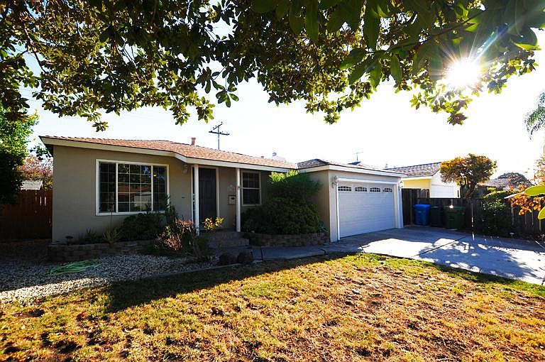 1st image of 2355 Amethyst Dr