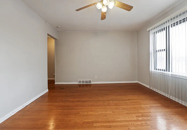 615 Florland Dr — Photo 4
