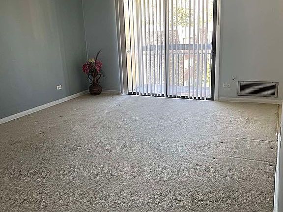 4th image of 2212 Country Club Dr APT 22C