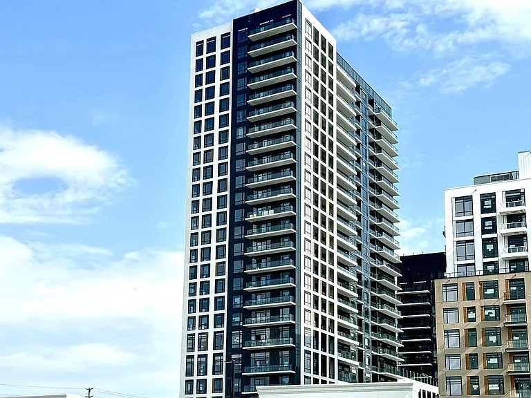 7950 Bathurst St #2002 — Photo 1