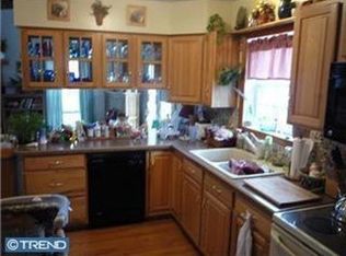 888 Sleepy Hollow Dr, Mohrsville, PA 19541