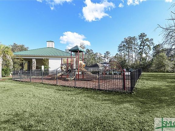 3rd image of 6 Waterstone Cir