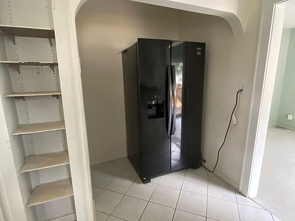 4th image of 906 Elmwood Ave