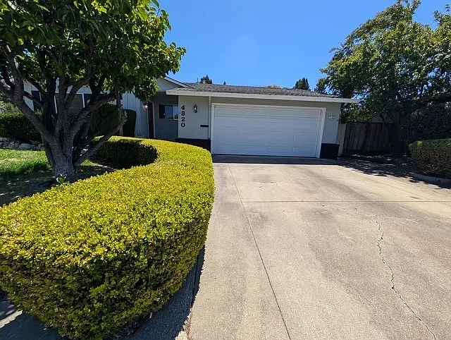 4320 Gertrude Dr — Photo 2