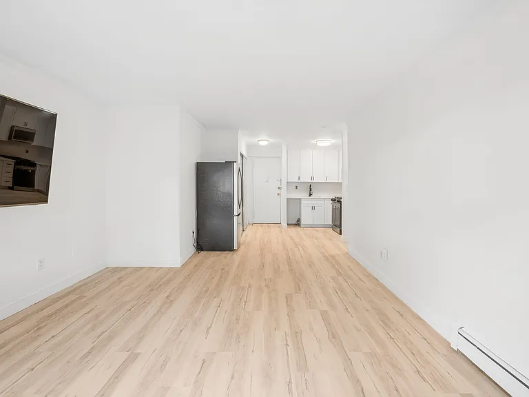 2 Consulate Dr #1-O — Photo 2