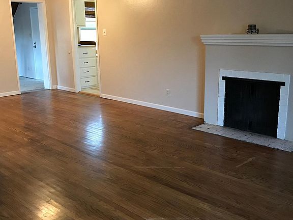 2nd image of 4410 Cabrillo Way