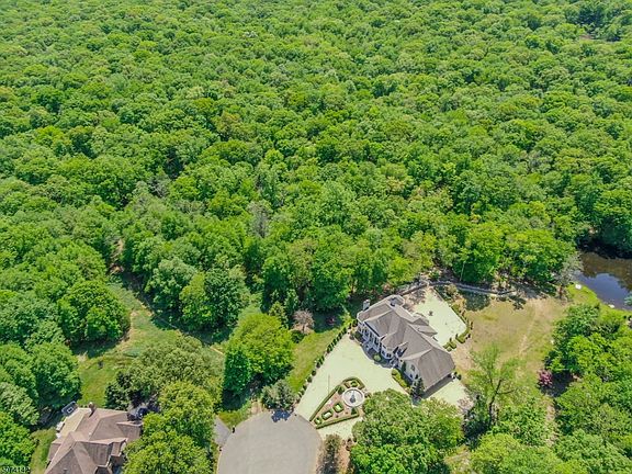 2nd image of 9 Vista Ct