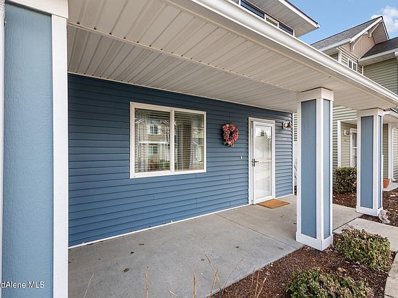3rd image of 3335 E Lashawn Ct