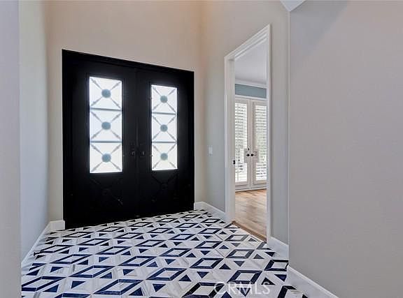 2nd image of 1521 Mathews Ave