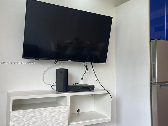 4th image of 700 16th St APT 108
