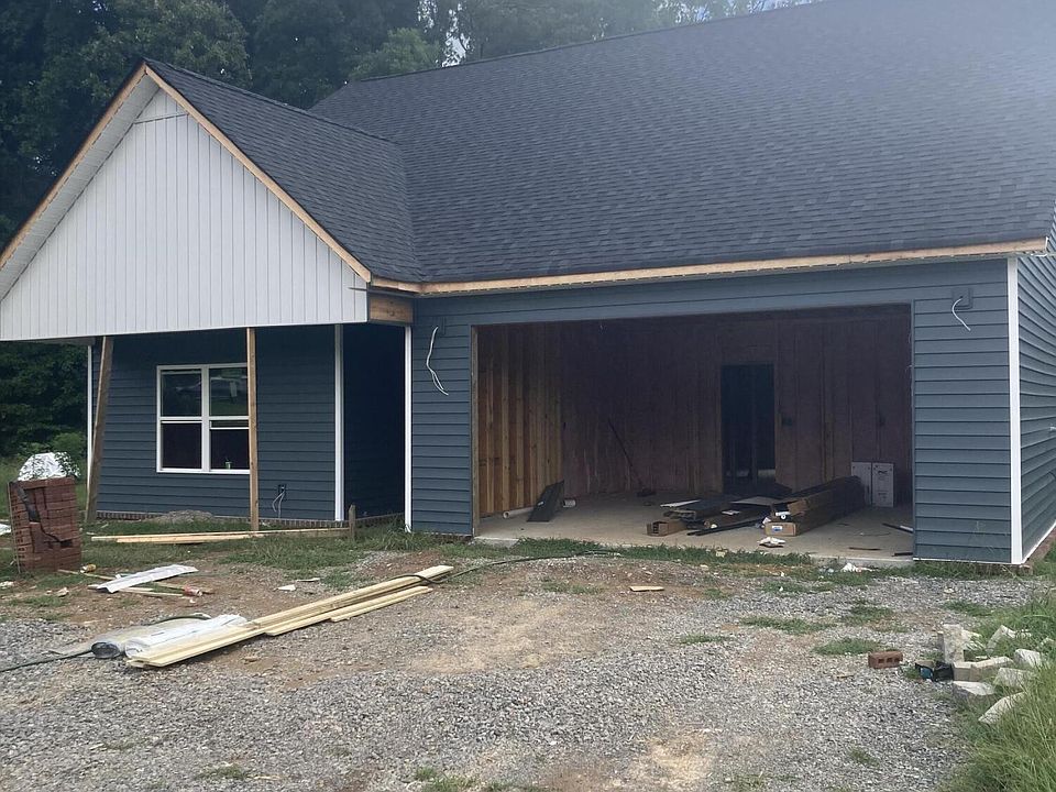 1st image of 21 NE Pin Oaks Cir