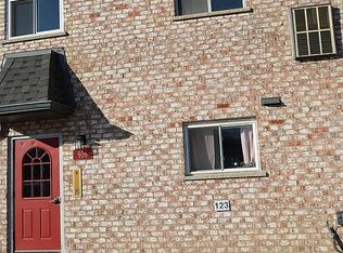 916 S Plum Grove Rd APT 223, Palatine, IL