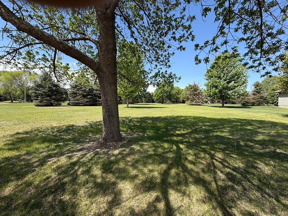 2nd image of Bay Oaks Dr