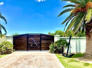 2211 Avenue A, San Leon, TX 77539