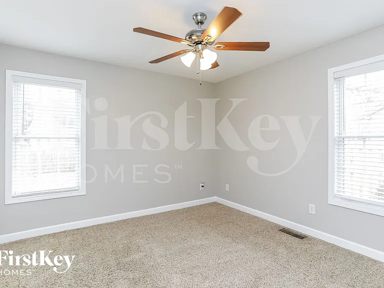 425 Kellywood Ct — Photo 7