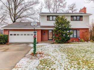 4762 Beall Dr, Pittsburgh, PA 15236