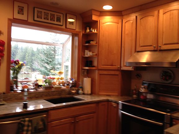 2nd image of 1610 SE Crescent Dr