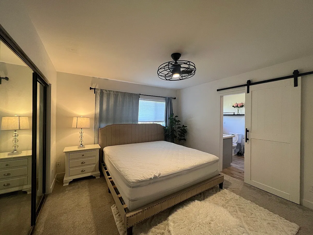 3 bed, 2013 sqft, $5,980 — Photo 3