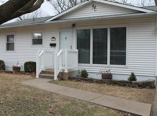 1710 Fernbrook Ln, Florissant, MO 63031