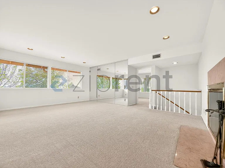 9534 Swinton Ave — Photo 12
