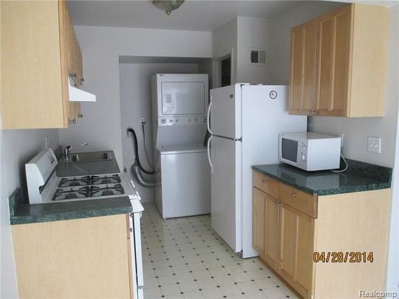 4th image of 41252 N Woodbury Green Dr