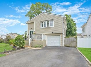44 Lexington Ave, West Babylon, NY 11704