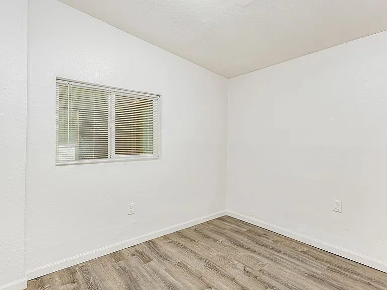 14993 Yucca Ave — Photo 16