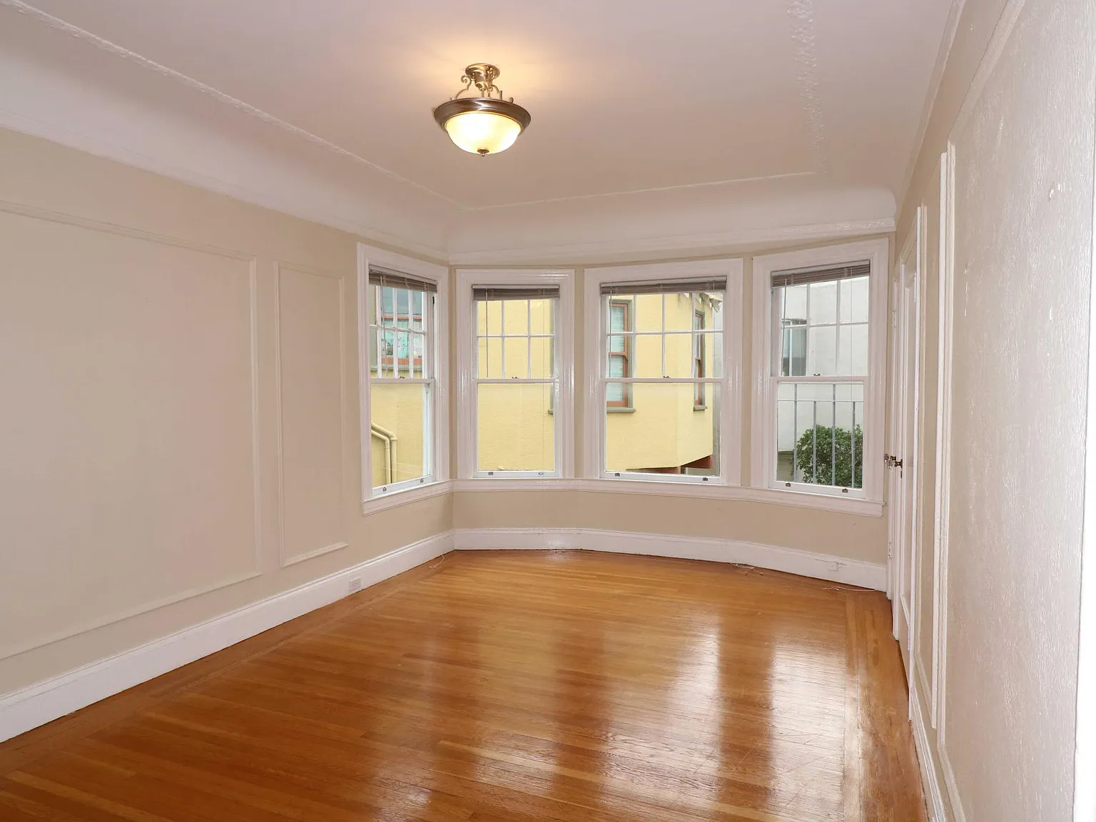 Studio, 550 sqft, $4,500 — Photo 4