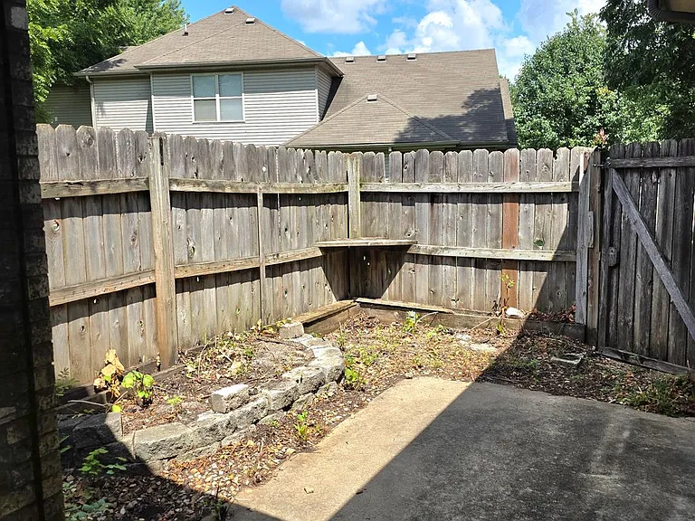 1803 N Plaza Dr — Photo 16