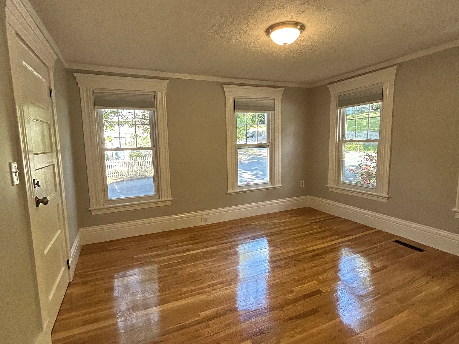 2 bed, 960 sqft, $2,450 — Photo 3