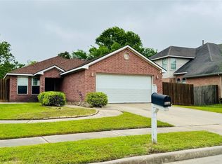 4007 Hunters Ridge Dr, Baytown, TX 77521