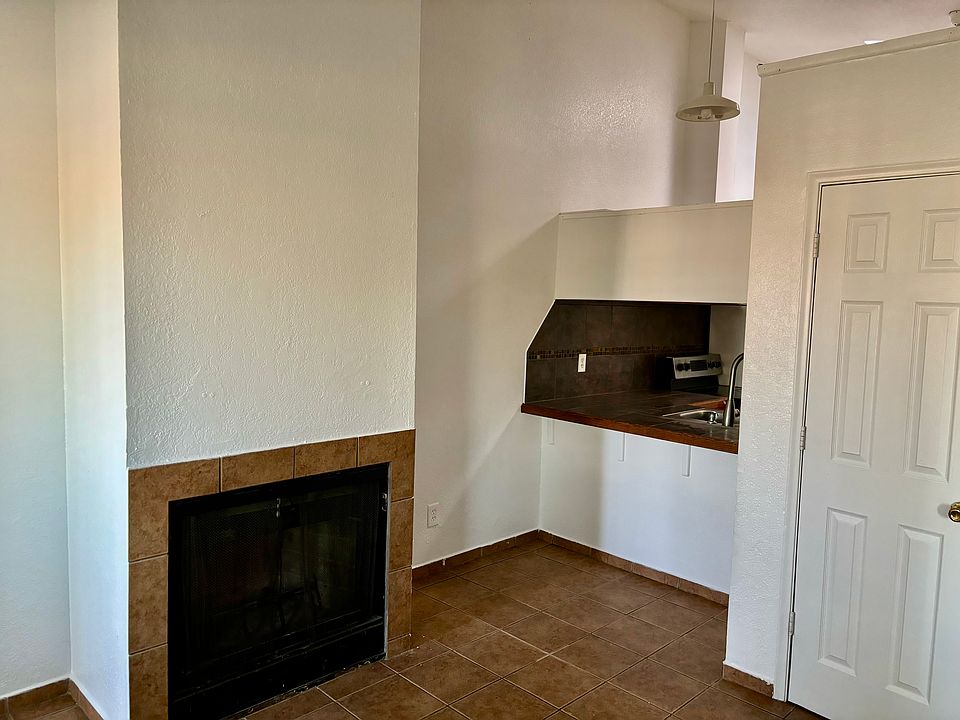 1st image of 411 E Thoroughbred St #411