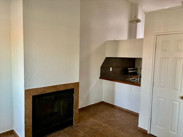 411 E Thoroughbred St #411